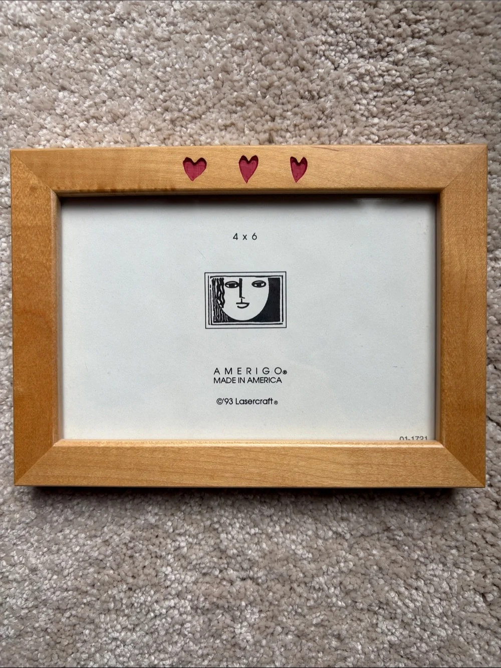 Vintage Laser Wood Picture Frame with Red Heart Accents - 4x6